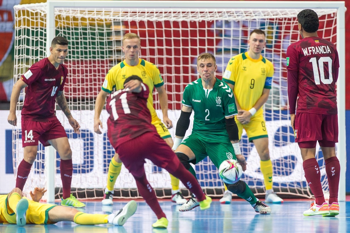 Lietuvos futsal rinktinė pasaulio čempionatą pradėjo apmaudžiu pralaimėjimu