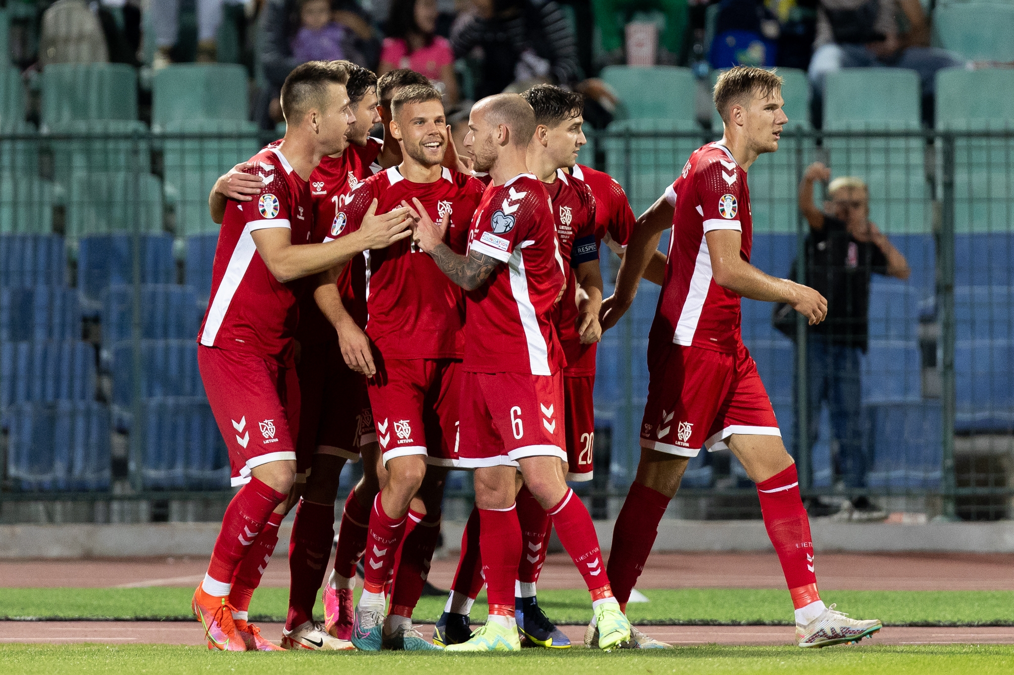 Su trenksmu: Lietuvos rinktinė išvykoje nugalėjo bulgarus