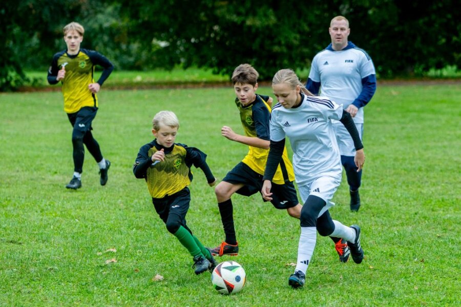 Užnemunės futbolo entuziastai Europos masinio futbolo savaitę paminėjo Keturvalakiuose