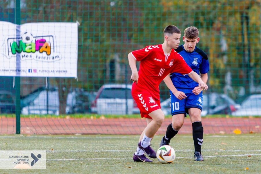 Integraciniame „Futbolas visiems“ turnyre Kaune – skirtingų profesijų atstovų ir mokinių bendrystė